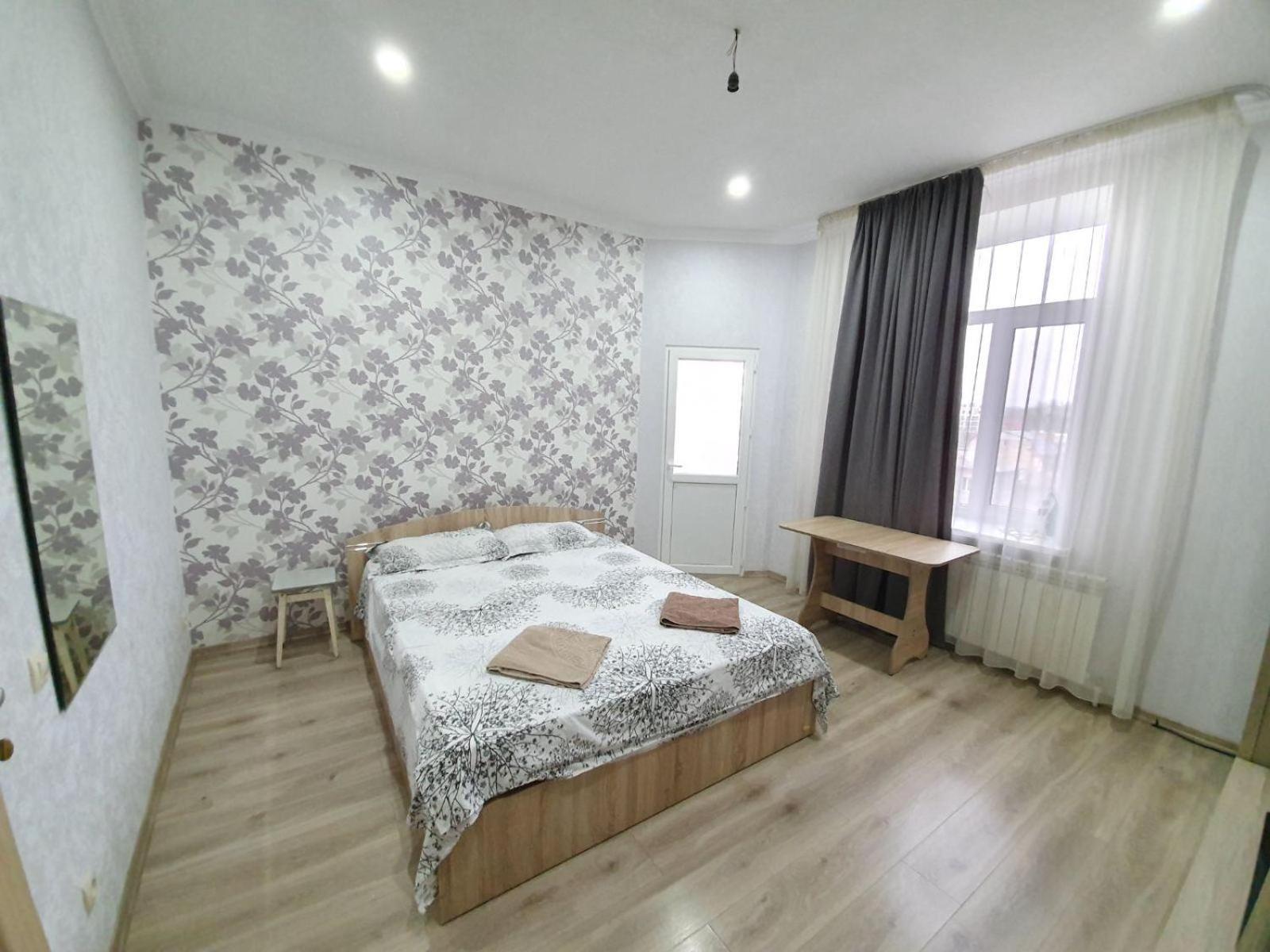 Tourist Home At Stefan Cel Mare With 2 Rooms Chisinau Exterior photo