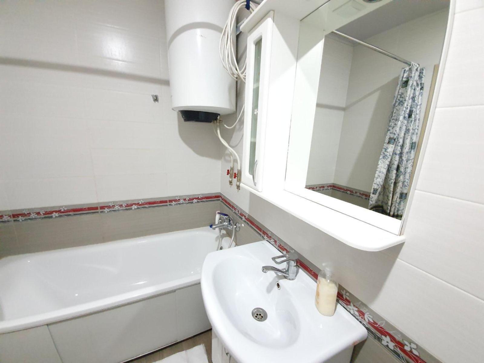 Tourist Home At Stefan Cel Mare With 2 Rooms Chisinau Exterior photo