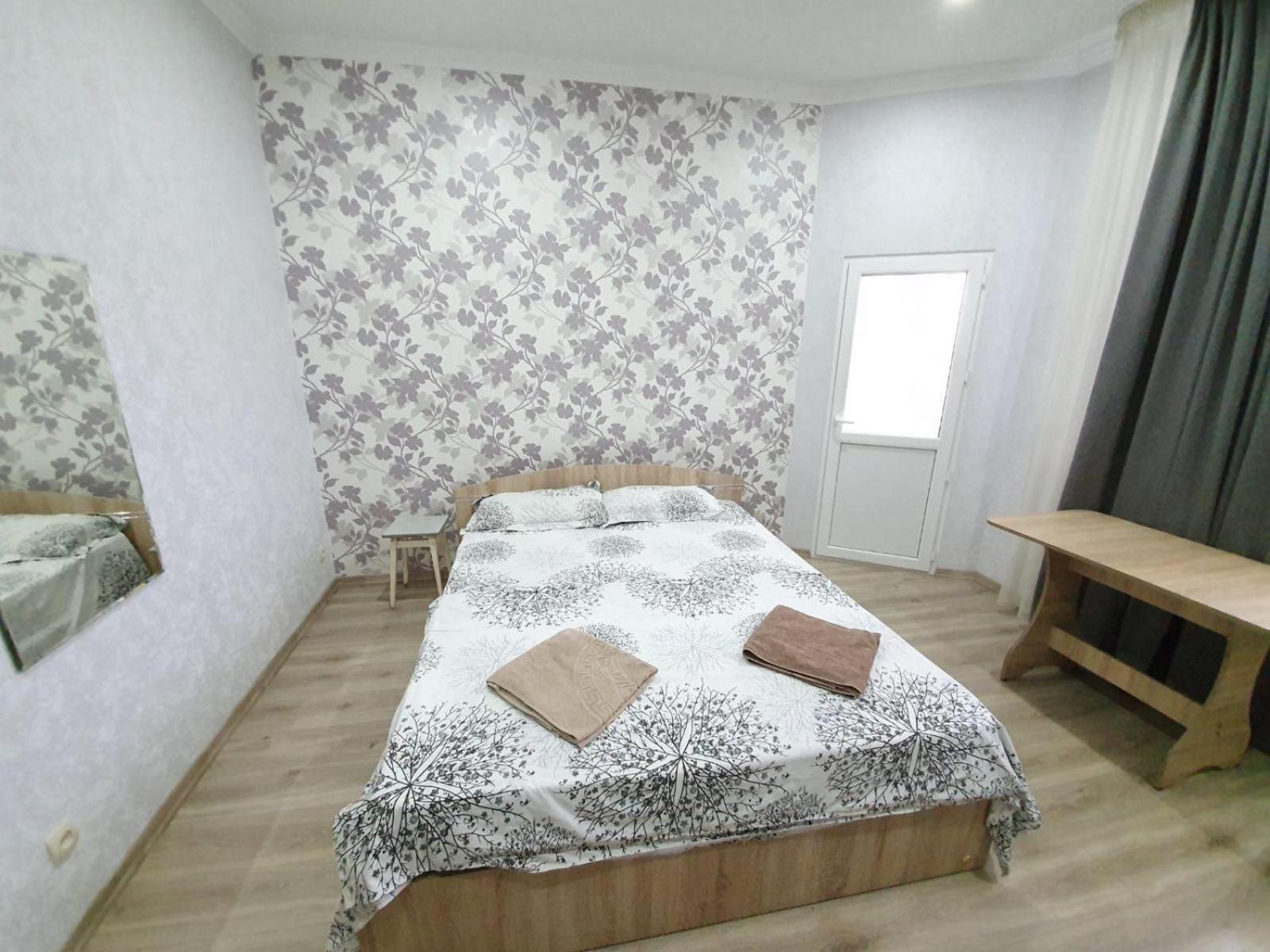 Tourist Home At Stefan Cel Mare With 2 Rooms Chisinau Exterior photo