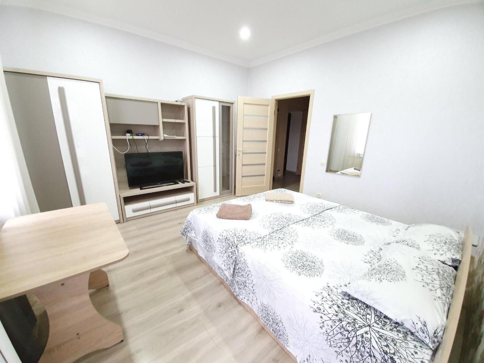 Tourist Home At Stefan Cel Mare With 2 Rooms Chisinau Exterior photo